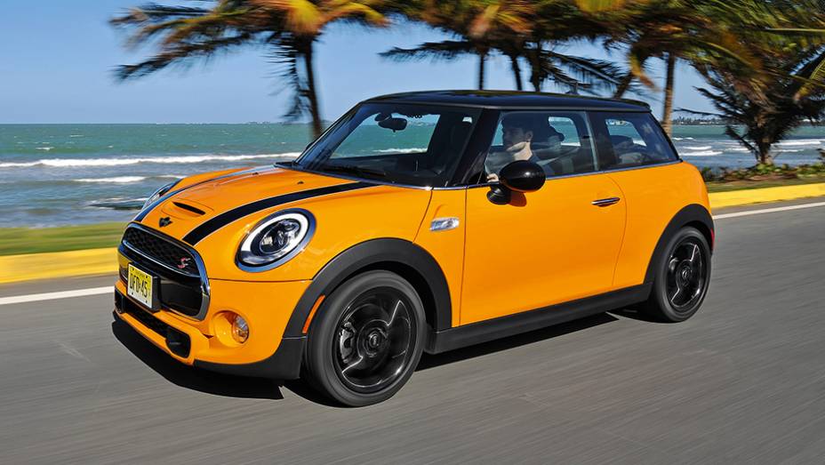 O mesmo por fora, mas praticamente outro carro por dentro | <a href="https://preprod.quatrorodas.abril.com.br/carros/impressoes/mini-cooper-s-779912.shtml" rel="migration">Leia mais</a>