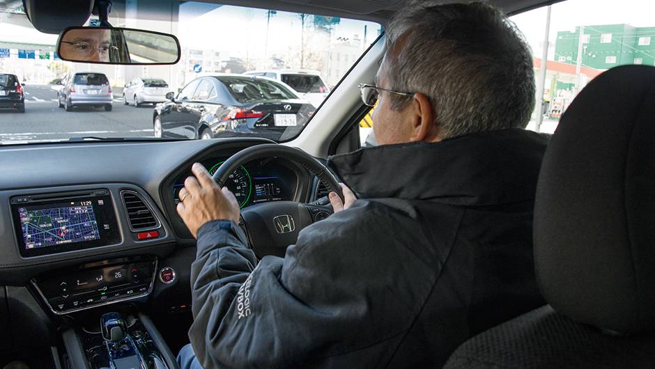 Vers&atilde;o japonesa tem dire&ccedil;&atilde;o mais dura que o padr&atilde;o dos carros da Honda no Brasil | <a href="https://preprod.quatrorodas.abril.com.br/carros/impressoes/honda-vezel-777550.shtml" rel="migration">Leia mais</a>