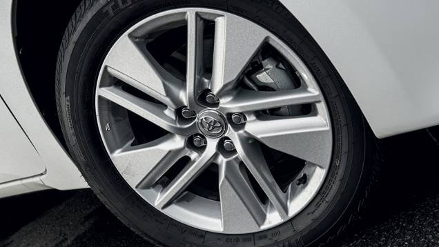 Até o GLi utiliza rodas de liga de 16 polegadas | <a href="https://preprod.quatrorodas.abril.com.br/carros/testes/toyota-corolla-gli-1-8-783149.shtml" rel="migration">Leia mais</a> Até o GLi utiliza rodas de liga de 16 polegadas | <a href="https://preprod.quatrorodas.abril.com.br/carros/testes/toyota-corolla-gli-1-8-783149.shtml" rel="migration">Leia mais</a>