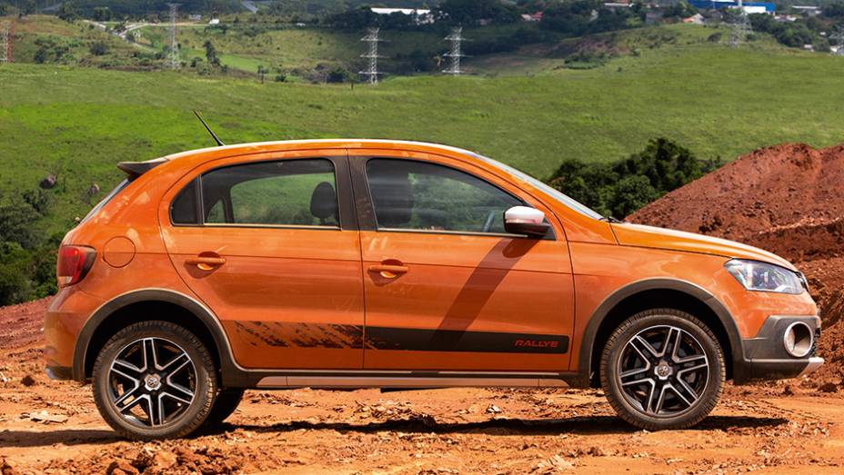 Vers&atilde;o off-road tem suspens&atilde;o 23 mm mais alta que a dos outros Gol | <a href="https://preprod.quatrorodas.abril.com.br/carros/testes/volkswagen-gol-rallye-782379.shtml" rel="migration">Leia mais</a>