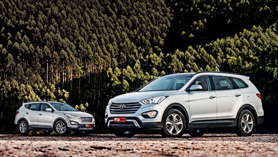 Faróis de neblina, para-choque e terceira coluna: poucas diferenças | <a href="https://preprod.quatrorodas.abril.com.br/carros/testes/hyundai-grand-santa-fe-782547.shtml" rel="migration">Leia mais</a>