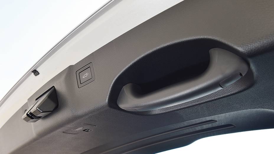 tampa traseira el&eacute;trica | <a href="https://preprod.quatrorodas.abril.com.br/carros/testes/hyundai-grand-santa-fe-782547.shtml" rel="migration">Leia mais</a>