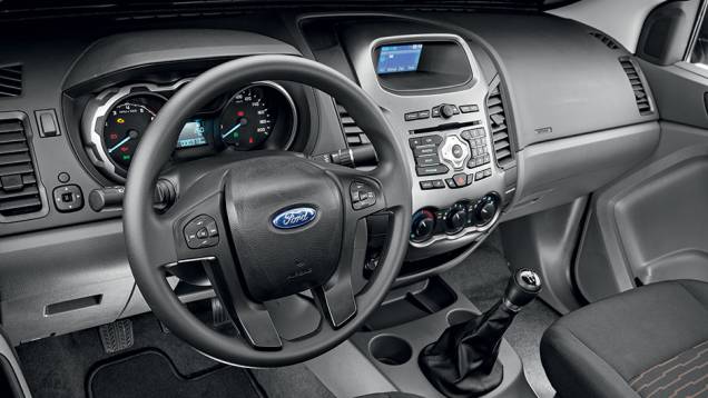 Pacote Sport: comandos de áudio e piloto automático no volante | <a href="https://preprod.quatrorodas.abril.com.br/carros/impressoes/ford-ranger-sport-2-5-782124.shtml" rel="migration">Leia mais</a> Pacote Sport: comandos de áudio e piloto automático no volante | <a href="https://preprod.quatrorodas.abril.com.br/carros/impressoes/ford-ranger-sport-2-5-782124.shtml" rel="migration">Leia mais</a>