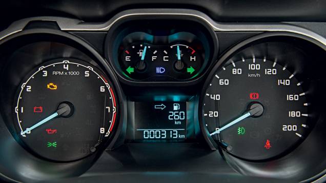 Painel é o mesmo das demais versões flex | <a href="https://preprod.quatrorodas.abril.com.br/carros/impressoes/ford-ranger-sport-2-5-782124.shtml" rel="migration">Leia mais</a> Painel é o mesmo das demais versões flex | <a href="https://preprod.quatrorodas.abril.com.br/carros/impressoes/ford-ranger-sport-2-5-782124.shtml" rel="migration">Leia mais</a>