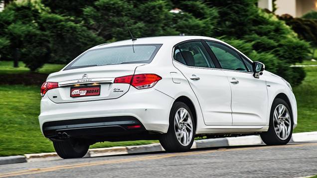 C4 Lounge Turbo THP é a versão ideal para comprar | <a href="https://preprod.quatrorodas.abril.com.br/carros/comparativos/sedas-medios-783295.shtml" rel="migration">Leia mais</a> C4 Lounge Turbo THP é a versão ideal para comprar | <a href="https://preprod.quatrorodas.abril.com.br/carros/comparativos/sedas-medios-783295.shtml" rel="migration">Leia mais</a>