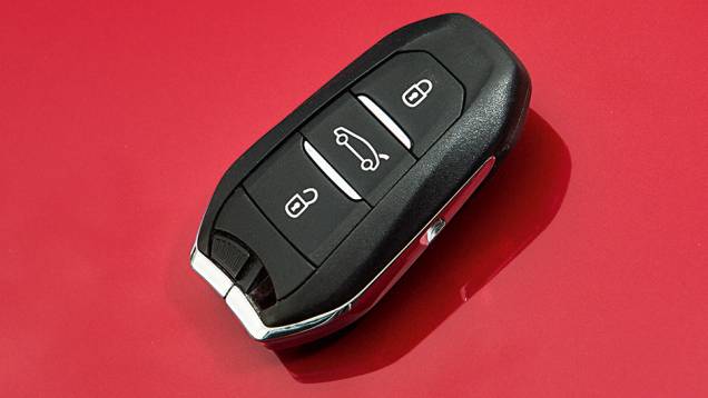 Chave presencial tem belo design | <a href="https://preprod.quatrorodas.abril.com.br/carros/comparativos/sedas-medios-783295.shtml" rel="migration">Leia mais</a> Chave presencial tem belo design | <a href="https://preprod.quatrorodas.abril.com.br/carros/comparativos/sedas-medios-783295.shtml" rel="migration">Leia mais</a>