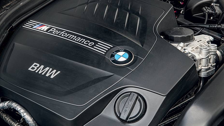 Motor 3.0 é o único 6-cilindros da trupe | <a href="https://preprod.quatrorodas.abril.com.br/carros/comparativos/45-amg-x-s3-x-m135i-787525.shtml" rel="migration">Leia mais</a> Motor 3.0 é o único 6-cilindros da trupe | <a href="https://preprod.quatrorodas.abril.com.br/carros/comparativos/45-amg-x-s3-x-m135i-787525.shtml" rel="migration">Leia mais</a>