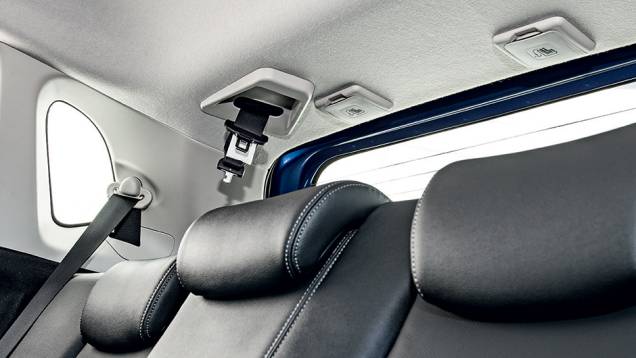 Cadeirinhas têm dois pontos extras de fixação no teto | <a href="https://preprod.quatrorodas.abril.com.br/carros/testes/honda-fit-exl-1-5-786780.shtml" rel="migration">Leia mais</a> Cadeirinhas têm dois pontos extras de fixação no teto | <a href="https://preprod.quatrorodas.abril.com.br/carros/testes/honda-fit-exl-1-5-786780.shtml" rel="migration">Leia mais</a>