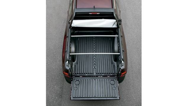 Caçamba leva 734 litros | <a href="https://preprod.quatrorodas.abril.com.br/carros/comparativos/saveiro-x-strada-787696.shtml" rel="migration">Leia mais</a> Caçamba leva 734 litros | <a href="https://preprod.quatrorodas.abril.com.br/carros/comparativos/saveiro-x-strada-787696.shtml" rel="migration">Leia mais</a>