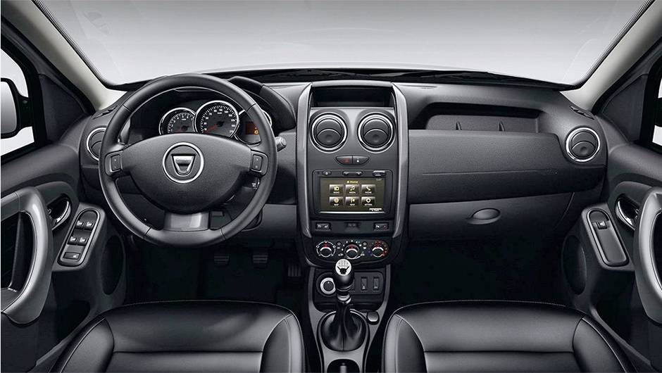 O painel ser&aacute; basicamente o mesmo do Logan atual,  | <a href="https://preprod.quatrorodas.abril.com.br/reportagens/geral/vale-esperar-renault-duster-picape-790799.shtml" rel="migration">Leia mais</a>