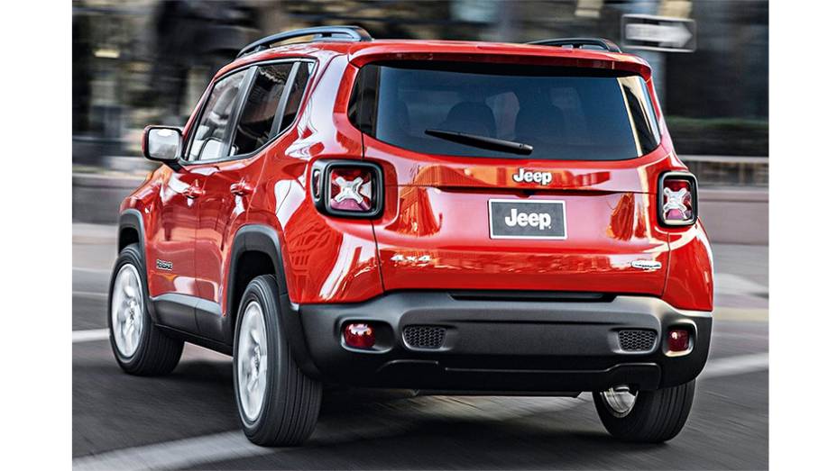 O "X" nas lanternas vem dos galões de gasolina que antigos jipes carregavam atrás | <a href="https://preprod.quatrorodas.abril.com.br/reportagens/geral/vale-esperar-jeep-renegade-791986.shtml" rel="migration">Leia mais</a>