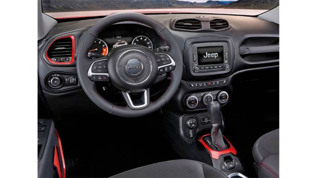No interior, o design do painel mistura estilos: americano com italiano | <a href="https://preprod.quatrorodas.abril.com.br/reportagens/geral/vale-esperar-jeep-renegade-791986.shtml" rel="migration">Leia mais</a> No interior, o design do painel mistura estilos: americano com italiano | <a href="https://preprod.quatrorodas.abril.com.br/reportagens/geral/vale-esperar-jeep-renegade-791986.shtml" rel="migration">Leia mais</a>