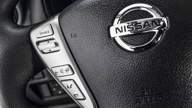Volante agora tem comandos do som e celular | <a href="https://preprod.quatrorodas.abril.com.br/carros/testes/nissan-march-792698.shtml" rel="migration">Leia mais</a> Volante agora tem comandos do som e celular | <a href="https://preprod.quatrorodas.abril.com.br/carros/testes/nissan-march-792698.shtml" rel="migration">Leia mais</a>
