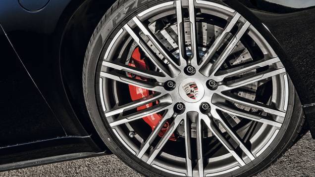 | <a href="https://preprod.quatrorodas.abril.com.br/carros/testes/porscshe-911-turbo-795081.shtml" rel="migration">Leia mais</a> | <a href="https://preprod.quatrorodas.abril.com.br/carros/testes/porscshe-911-turbo-795081.shtml" rel="migration">Leia mais</a>