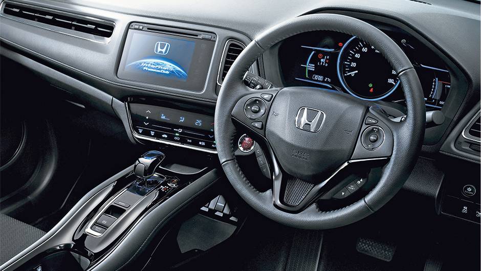 O console &eacute; voltado para o motorista | <a href="https://preprod.quatrorodas.abril.com.br/reportagens/geral/vale-esperar-honda-vezel-793591.shtml" rel="migration">Leia mais</a>