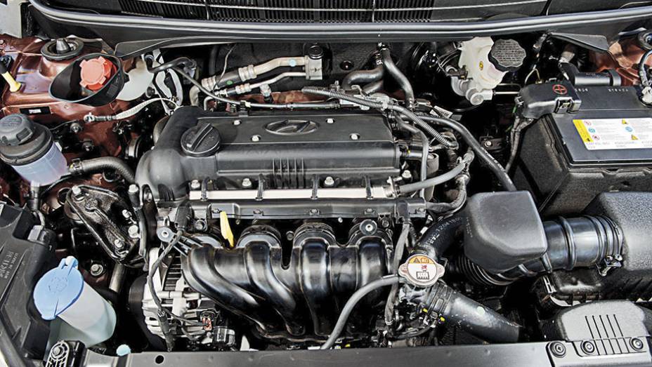 1.6 16V do HB20 tem comando vari&aacute;vel | <a href="https://preprod.quatrorodas.abril.com.br/carros/comparativos/renault-sandero-x-chevrolet-onix-x-hyundai-hb20-798448.shtml" rel="migration">Leia mais</a>