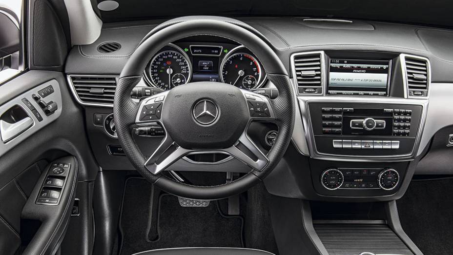 Posição de dirigir elevada, mas confortável | <a href="https://preprod.quatrorodas.abril.com.br/carros/impressoes/mercedes-benz-gl-350-bluetec-sport-798485.shtml" rel="migration">Leia mais</a>