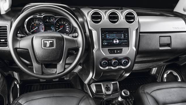 Novo painel tem 5 saídas de ar | <a href="https://preprod.quatrorodas.abril.com.br/carros/testes/troller-t4-800224.shtml" rel="migration">Leia mais</a> Novo painel tem 5 saídas de ar | <a href="https://preprod.quatrorodas.abril.com.br/carros/testes/troller-t4-800224.shtml" rel="migration">Leia mais</a>