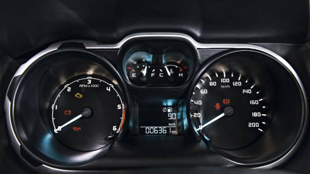 Som tem Bluetooth e USB | <a href="https://preprod.quatrorodas.abril.com.br/carros/testes/troller-t4-800224.shtml" rel="migration">Leia mais</a> Som tem Bluetooth e USB | <a href="https://preprod.quatrorodas.abril.com.br/carros/testes/troller-t4-800224.shtml" rel="migration">Leia mais</a>