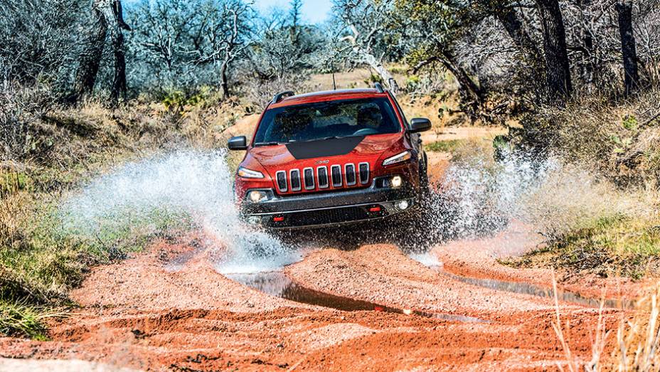 Voc&ecirc; vai mesmo fazer isso com o seu Cherokee novinho? | <a href="https://preprod.quatrorodas.abril.com.br/carros/impressoes/jeep-cherokee-800423.shtml" target="_blank" rel="migration">Leia mais</a>