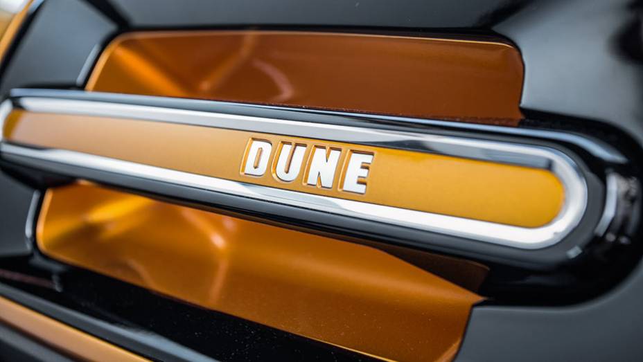 Apoio manual sumir&aacute; no carro de s&eacute;rie | <a href="https://preprod.quatrorodas.abril.com.br/carros/impressoes/vw-beetle-dune-802397.shtml" target="_blank" rel="migration">Leia mais</a>