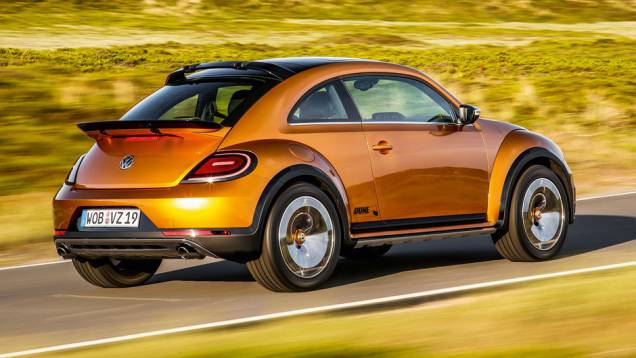 A base mecânica praticamente não sofreu alterações: motor 2.0 turbo de 210 cv e câmbio DSG de seis marchas | <a href="https://preprod.quatrorodas.abril.com.br/carros/impressoes/vw-beetle-dune-802397.shtml" target="_blank" rel="migration">Leia mais</a> A base mecânica praticamente não sofreu alterações: motor 2.0 turbo de 210 cv e câmbio DSG de seis marchas | <a href="https://preprod.quatrorodas.abril.com.br/carros/impressoes/vw-beetle-dune-802397.shtml" target="_blank" rel="migration">Leia mais</a>