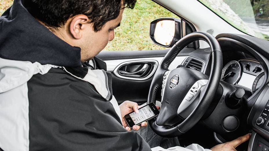 ... e com botão de partida | <a href="https://preprod.quatrorodas.abril.com.br/reportagens/geral/teste-sistemas-partida-frio-800637.shtml" target="_blank" rel="migration">Leia mais</a> ... e com botão de partida | <a href="https://preprod.quatrorodas.abril.com.br/reportagens/geral/teste-sistemas-partida-frio-800637.shtml" target="_blank" rel="migration">Leia mais</a>