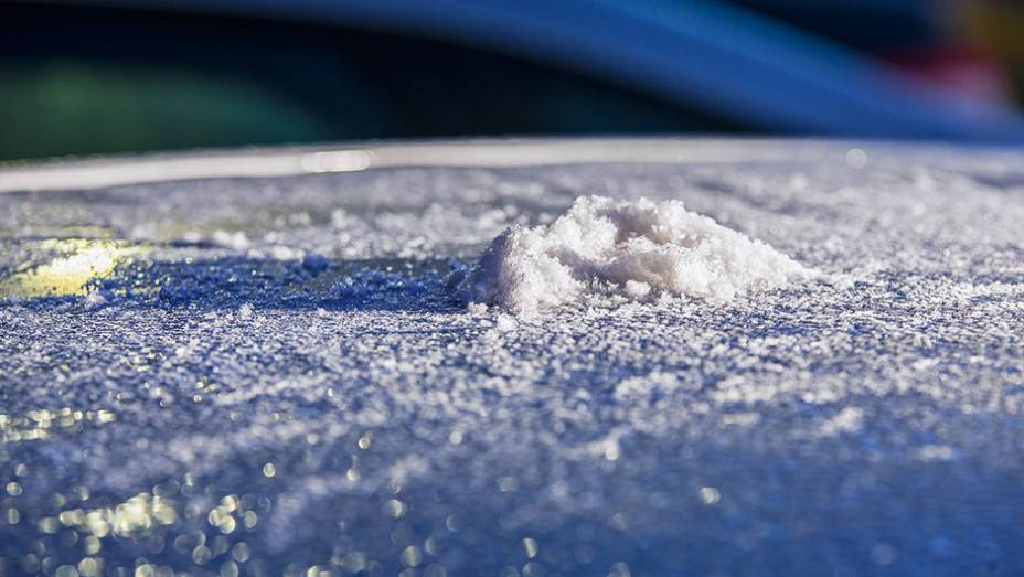 De manhã, o gelo havia se formado no teto do Corolla | <a href="https://preprod.quatrorodas.abril.com.br/reportagens/geral/teste-sistemas-partida-frio-800637.shtml" target="_blank" rel="migration">Leia mais</a> De manhã, o gelo havia se formado no teto do Corolla | <a href="https://preprod.quatrorodas.abril.com.br/reportagens/geral/teste-sistemas-partida-frio-800637.shtml" target="_blank" rel="migration">Leia mais</a>