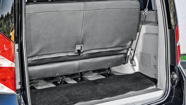 Bom porta-malas até com todos a bordo | <a href="https://preprod.quatrorodas.abril.com.br/carros/impressoes/jac-t8-800521.shtml" target="_blank" rel="migration">Leia mais</a> Bom porta-malas até com todos a bordo | <a href="https://preprod.quatrorodas.abril.com.br/carros/impressoes/jac-t8-800521.shtml" target="_blank" rel="migration">Leia mais</a>