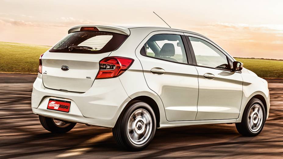 Topo da tampa tem aerof&oacute;lio incorporado | <a href="https://preprod.quatrorodas.abril.com.br/carros/testes/novo-ford-ka-795762.shtml" rel="migration">Leia mais</a>