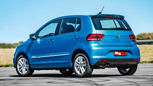 Fox 2015: lanternas bipartidas | <a href="https://preprod.quatrorodas.abril.com.br/carros/impressoes/volkswagen-fox-ed-9-2014-802701.shtml" target="_blank" rel="migration">Leia mais</a> Fox 2015: lanternas bipartidas | <a href="https://preprod.quatrorodas.abril.com.br/carros/impressoes/volkswagen-fox-ed-9-2014-802701.shtml" target="_blank" rel="migration">Leia mais</a>