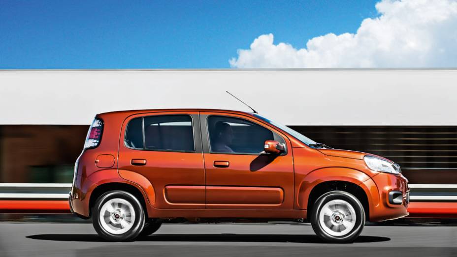 Uno traz novas cores em tons de branco, azul, verde e laranja | <a href="https://preprod.quatrorodas.abril.com.br/carros/impressoes/fiat-uno-evolution-1-4-802577.shtml" target="_blank" rel="migration">Leia mais</a> Uno traz novas cores em tons de branco, azul, verde e laranja | <a href="https://preprod.quatrorodas.abril.com.br/carros/impressoes/fiat-uno-evolution-1-4-802577.shtml" target="_blank" rel="migration">Leia mais</a>