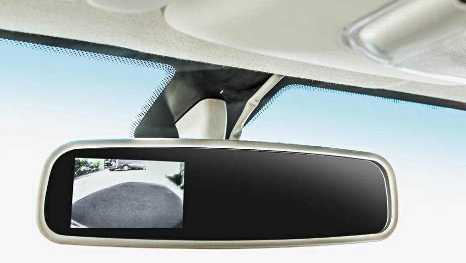Central multim&iacute;dia com c&acirc;mera de r&eacute; no retrovisor &eacute; opcional | <a href="https://preprod.quatrorodas.abril.com.br/carros/impressoes/fiat-uno-evolution-1-4-802577.shtml" target="_blank" rel="migration">Leia mais</a>