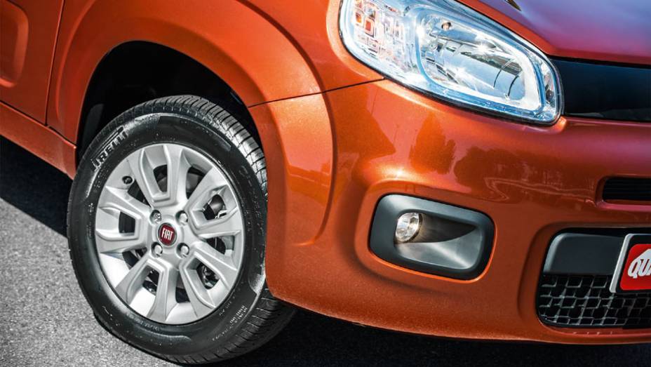 A roda tem aro 14 | <a href="https://preprod.quatrorodas.abril.com.br/carros/impressoes/fiat-uno-evolution-1-4-802577.shtml" target="_blank" rel="migration">Leia mais</a> A roda tem aro 14 | <a href="https://preprod.quatrorodas.abril.com.br/carros/impressoes/fiat-uno-evolution-1-4-802577.shtml" target="_blank" rel="migration">Leia mais</a>