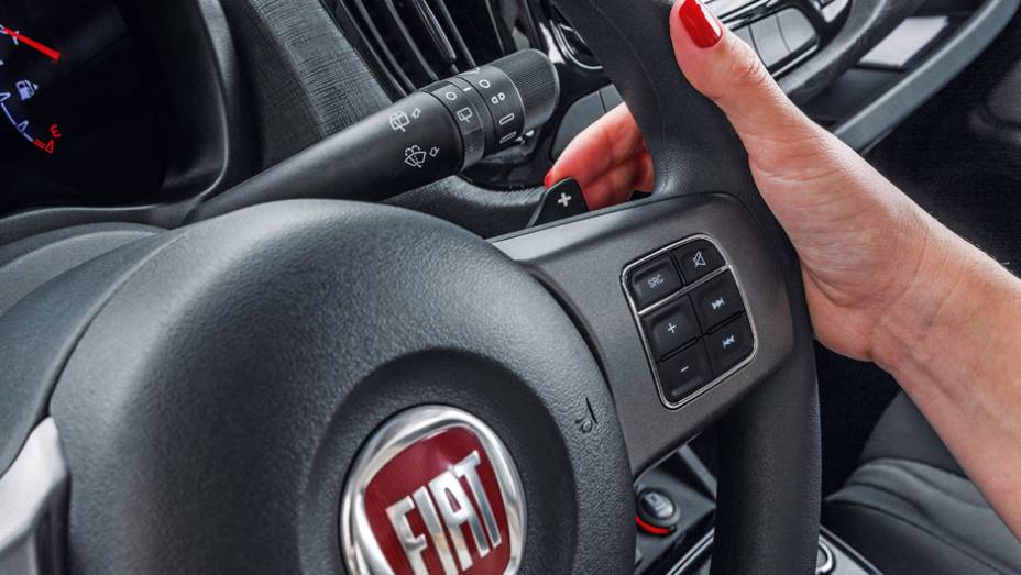 Dualogic agora &eacute; acionado por bot&atilde;o... | <a href="https://preprod.quatrorodas.abril.com.br/carros/impressoes/fiat-uno-evolution-1-4-802577.shtml" target="_blank" rel="migration">Leia mais</a>