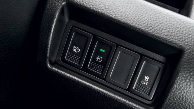 botão para desligar o ESP | <a href="https://preprod.quatrorodas.abril.com.br/carros/testes/suzuki-swift-sport-r-798745.shtml" rel="migration">Leia mais</a>
botão para desligar o ESP | <a href="https://preprod.quatrorodas.abril.com.br/carros/testes/suzuki-swift-sport-r-798745.shtml" rel="migration">Leia mais</a>