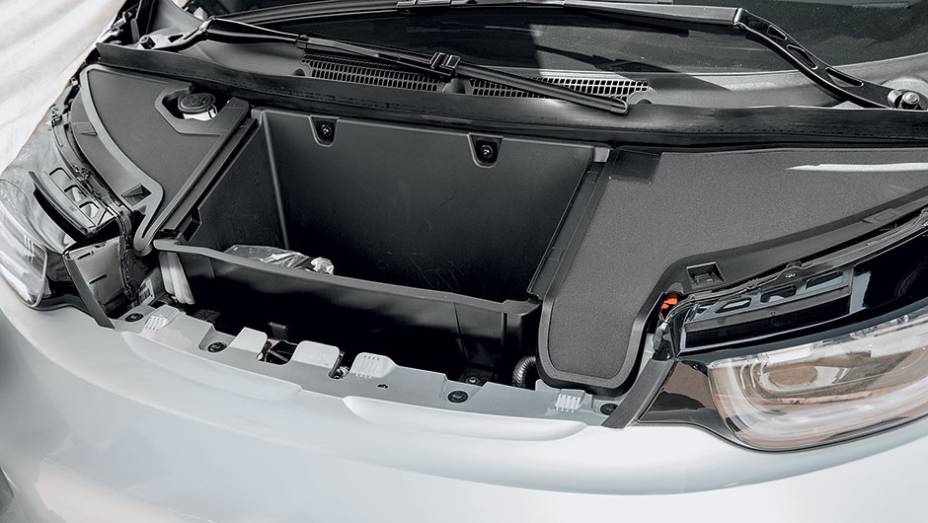 Na frente, h&aacute; um nicho para o cabo el&eacute;trico | <a href="https://preprod.quatrorodas.abril.com.br/carros/impressoes/bmw-i3-809257.shtml" target="_blank" rel="migration">Leia mais</a>