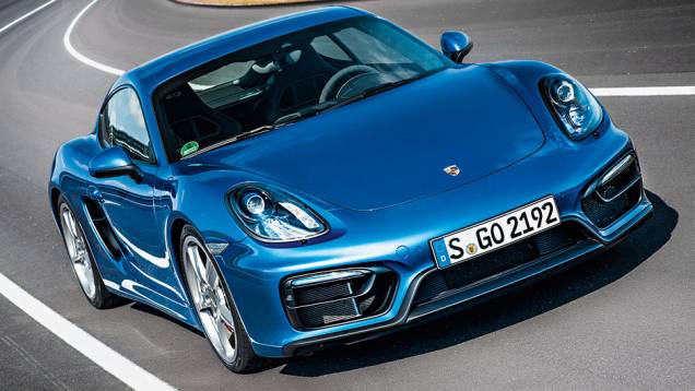 Cayman: linhas radicais e condução divertida | <a href="https://preprod.quatrorodas.abril.com.br/carros/impressoes/quarteto-porsche-809637.shtml" target="_blank" rel="migration">Leia mais</a> Cayman: linhas radicais e condução divertida | <a href="https://preprod.quatrorodas.abril.com.br/carros/impressoes/quarteto-porsche-809637.shtml" target="_blank" rel="migration">Leia mais</a>