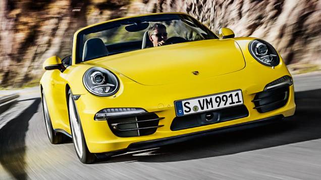 Conversível, mas com elevada rigidez torcional | <a href="https://preprod.quatrorodas.abril.com.br/carros/impressoes/quarteto-porsche-809637.shtml" target="_blank" rel="migration">Leia mais</a> Conversível, mas com elevada rigidez torcional | <a href="https://preprod.quatrorodas.abril.com.br/carros/impressoes/quarteto-porsche-809637.shtml" target="_blank" rel="migration">Leia mais</a>