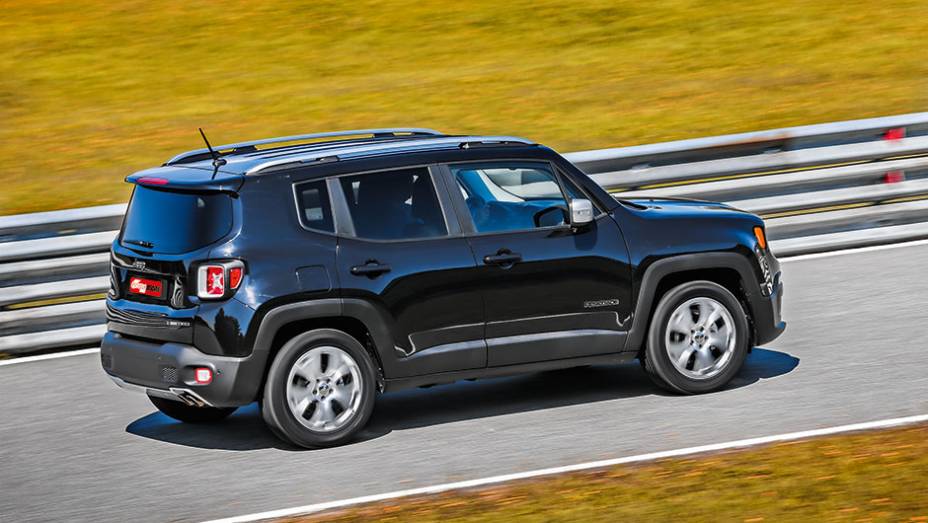 As formas quadradas dão um ar de Kia Soul | <a href="https://preprod.quatrorodas.abril.com.br/carros/impressoes/jeep-renegade-808905.shtml" target="_blank" rel="migration">Leia mais</a>