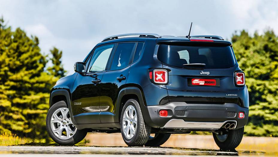 Versão de entrada terá pneu urbano | <a href="https://preprod.quatrorodas.abril.com.br/carros/impressoes/jeep-renegade-808905.shtml" target="_blank" rel="migration">Leia mais</a>