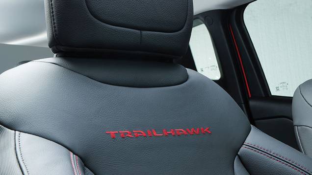 Trailhawk é a versão top | <a href="https://preprod.quatrorodas.abril.com.br/carros/impressoes/jeep-renegade-808905.shtml" target="_blank" rel="migration">Leia mais</a> Trailhawk é a versão top | <a href="https://preprod.quatrorodas.abril.com.br/carros/impressoes/jeep-renegade-808905.shtml" target="_blank" rel="migration">Leia mais</a>