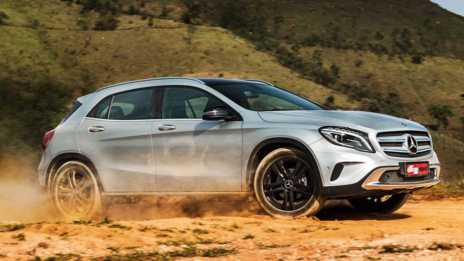 Rodas pretas compõem a versão topo de linha | <a href="https://preprod.quatrorodas.abril.com.br/carros/comparativos/audi-q3-x-bmw-x1-x-mercedes-gla-816140.shtml" target="_blank" rel="migration">Leia mais</a>