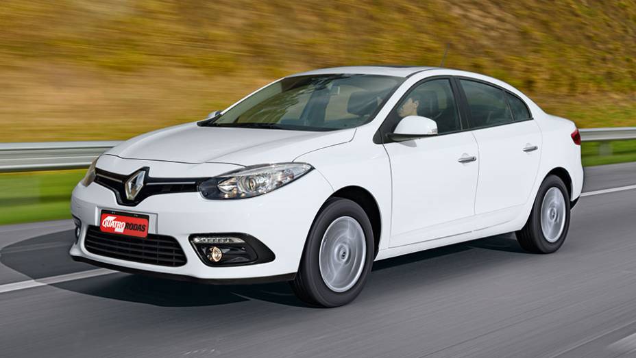 Maior mudança visual é na grade, que incorporou o emblema maior | <a href="https://preprod.quatrorodas.abril.com.br/carros/testes/renault-fluence-815921.shtml" target="_blank" rel="migration">Leia mais</a>