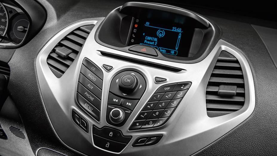 A versão do meio (SE) tem o mesmo pacote | <a href="https://preprod.quatrorodas.abril.com.br/carros/comparativos/fiesta-s-x-ka-se-820222.shtml" target="_blank" rel="migration">Leia mais</a>