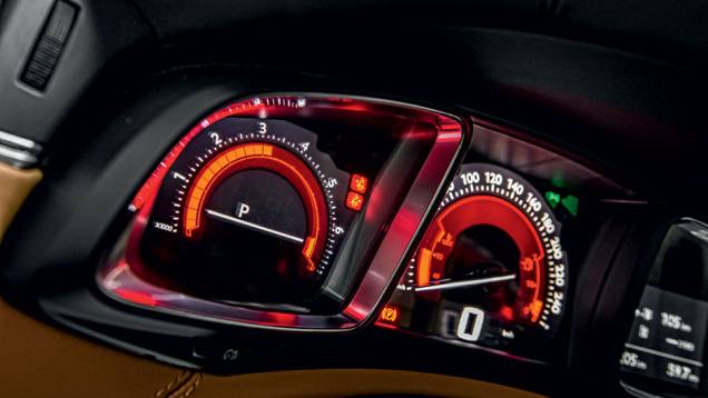 Painel digital pode ser configurado | <a href="https://preprod.quatrorodas.abril.com.br/carros/impressoes/citroen-ds6-822020.shtml" target="_blank" rel="migration">Leia mais</a> Painel digital pode ser configurado | <a href="https://preprod.quatrorodas.abril.com.br/carros/impressoes/citroen-ds6-822020.shtml" target="_blank" rel="migration">Leia mais</a>