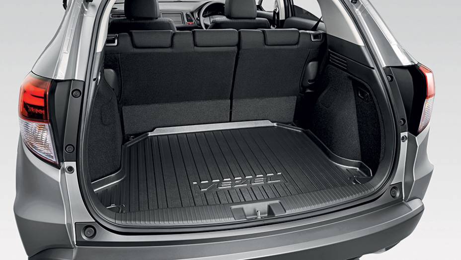 Com os bancos armados, o porta-malas comporta 400 litros de bagagem | <a href="https://preprod.quatrorodas.abril.com.br/carros/impressoes/honda-hr-v-823521.shtml" target="_blank" rel="migration">Leia mais</a> Com os bancos armados, o porta-malas comporta 400 litros de bagagem | <a href="https://preprod.quatrorodas.abril.com.br/carros/impressoes/honda-hr-v-823521.shtml" target="_blank" rel="migration">Leia mais</a>