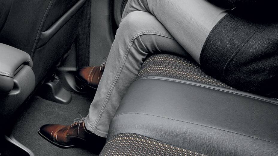 O assoalho traseiro plano é típico dos modelos da Honda | <a href="https://preprod.quatrorodas.abril.com.br/carros/impressoes/honda-hr-v-823521.shtml" target="_blank" rel="migration">Leia mais</a> O assoalho traseiro plano é típico dos modelos da Honda | <a href="https://preprod.quatrorodas.abril.com.br/carros/impressoes/honda-hr-v-823521.shtml" target="_blank" rel="migration">Leia mais</a>