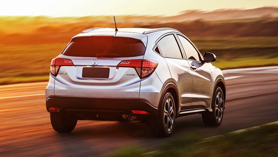 Carroceria cheia de recortes: design mais esportivo | <a href="https://preprod.quatrorodas.abril.com.br/carros/impressoes/honda-hr-v-823521.shtml" target="_blank" rel="migration">Leia mais</a>