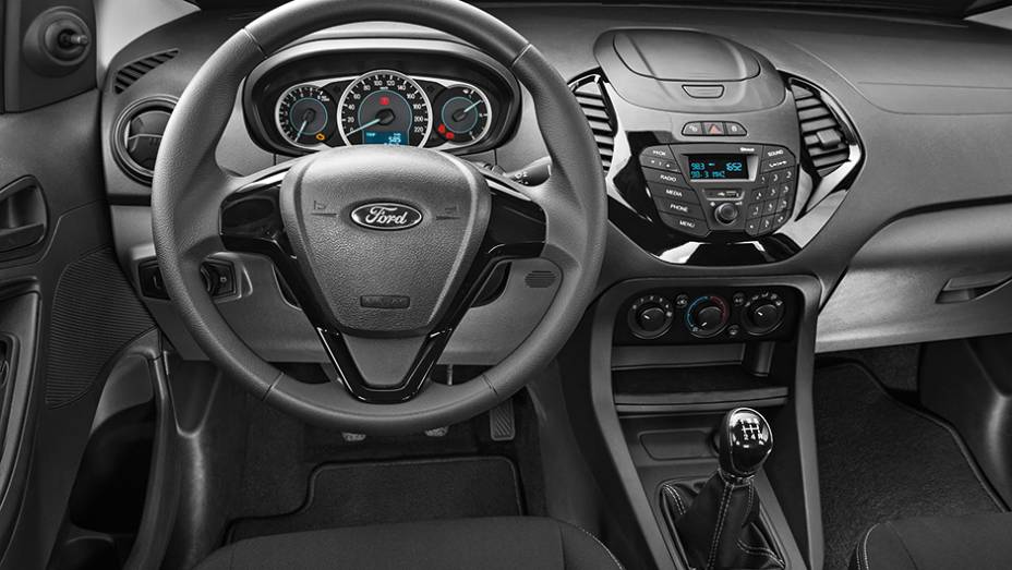 Versão de entrada SE tem suporte para smartphone | <a href="https://preprod.quatrorodas.abril.com.br/carros/testes/ford-ka-1-0-824120.shtml" target="_blank" rel="migration">Leia mais</a>